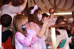 childrenclapping